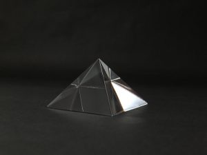 石英ガラス ピラミッド型オブジェ / クリアタイプ